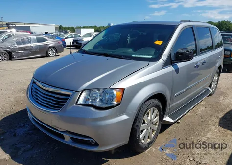 2015 Chrysler Town & Country Touring z USA, uszkodzony, nr VIN 2C4RC1BG9FR617779